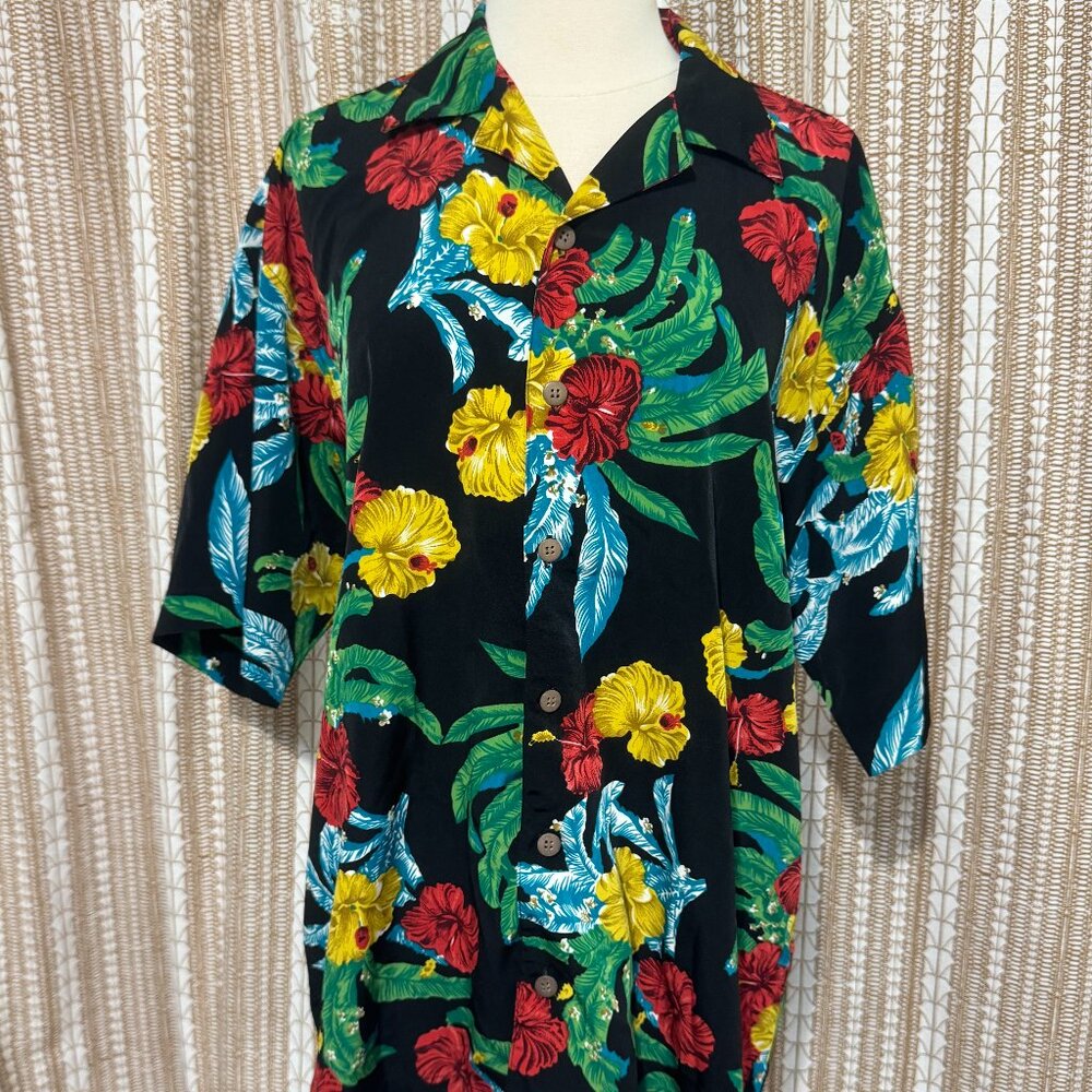 Reservoir Hawaiian Style Tropical Floral Button-Up – Men’s M